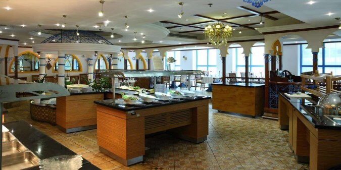 Al Nafoora - Coral Dubai Deira Hotel